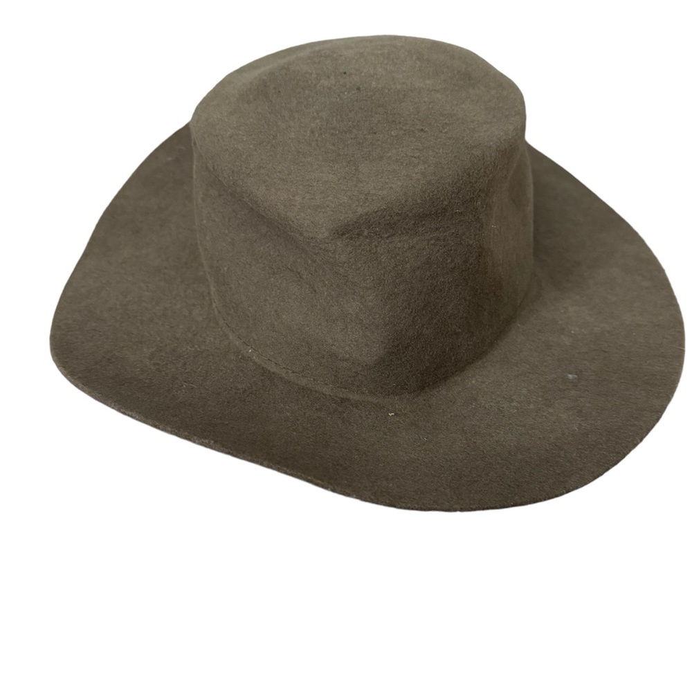 Modern Monarchie Hat New